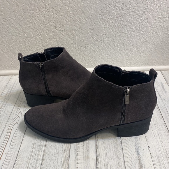 Kenneth Cole New York Women’s Dark Gray Dara Booties - Picture 4 of 13
